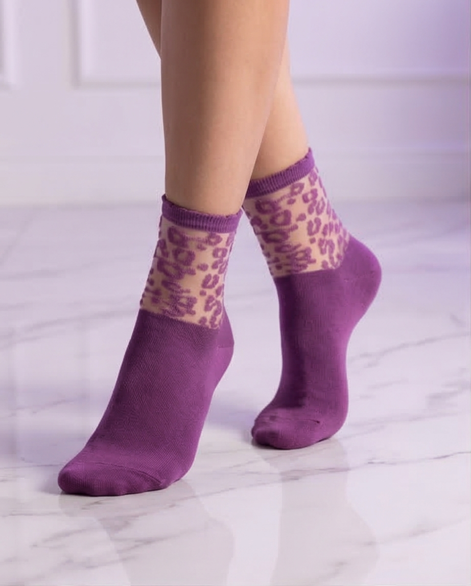 French Girl Vibes: So stylst du Socken modern & elegant