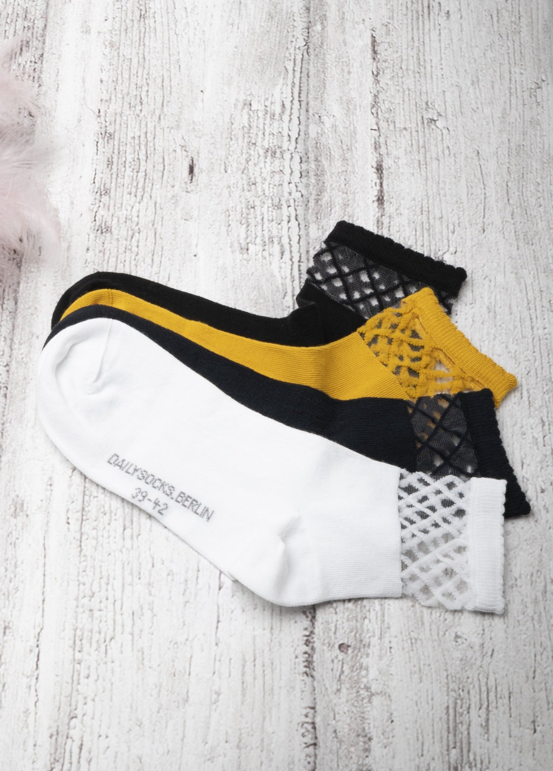 SARAH Karo - schwarz - dailysocks.berlin