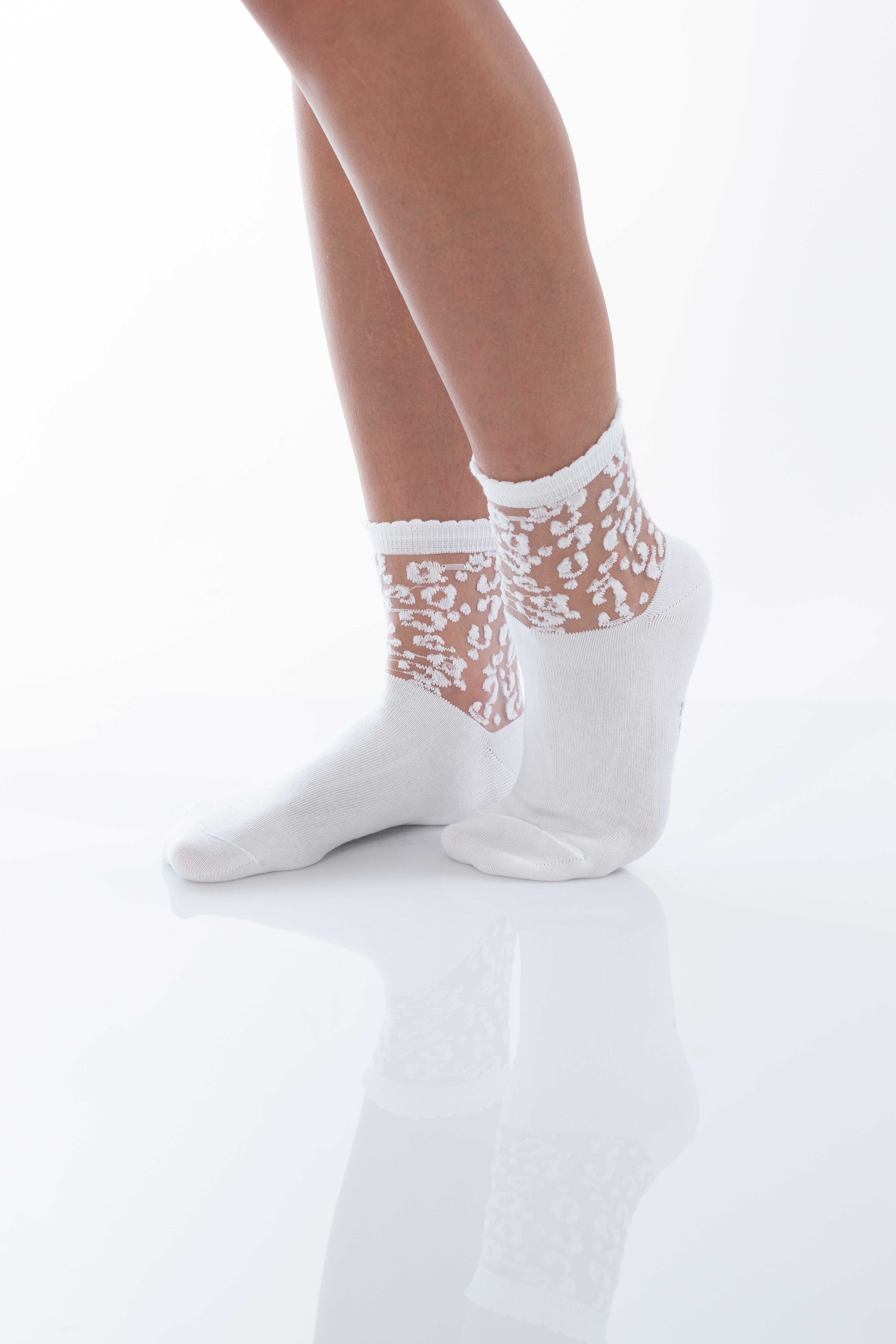 Produktbilder der Josy Socken in weiß