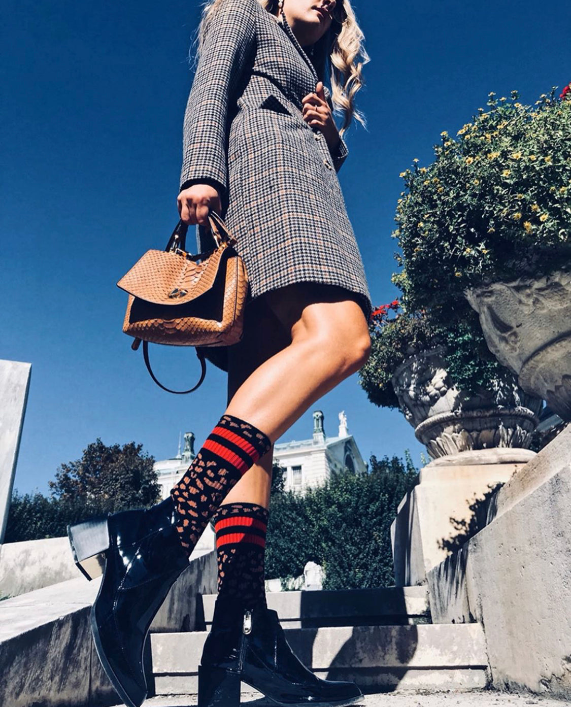 AMANDA 1.0 - schwarz/rot - dailysocks.berlin