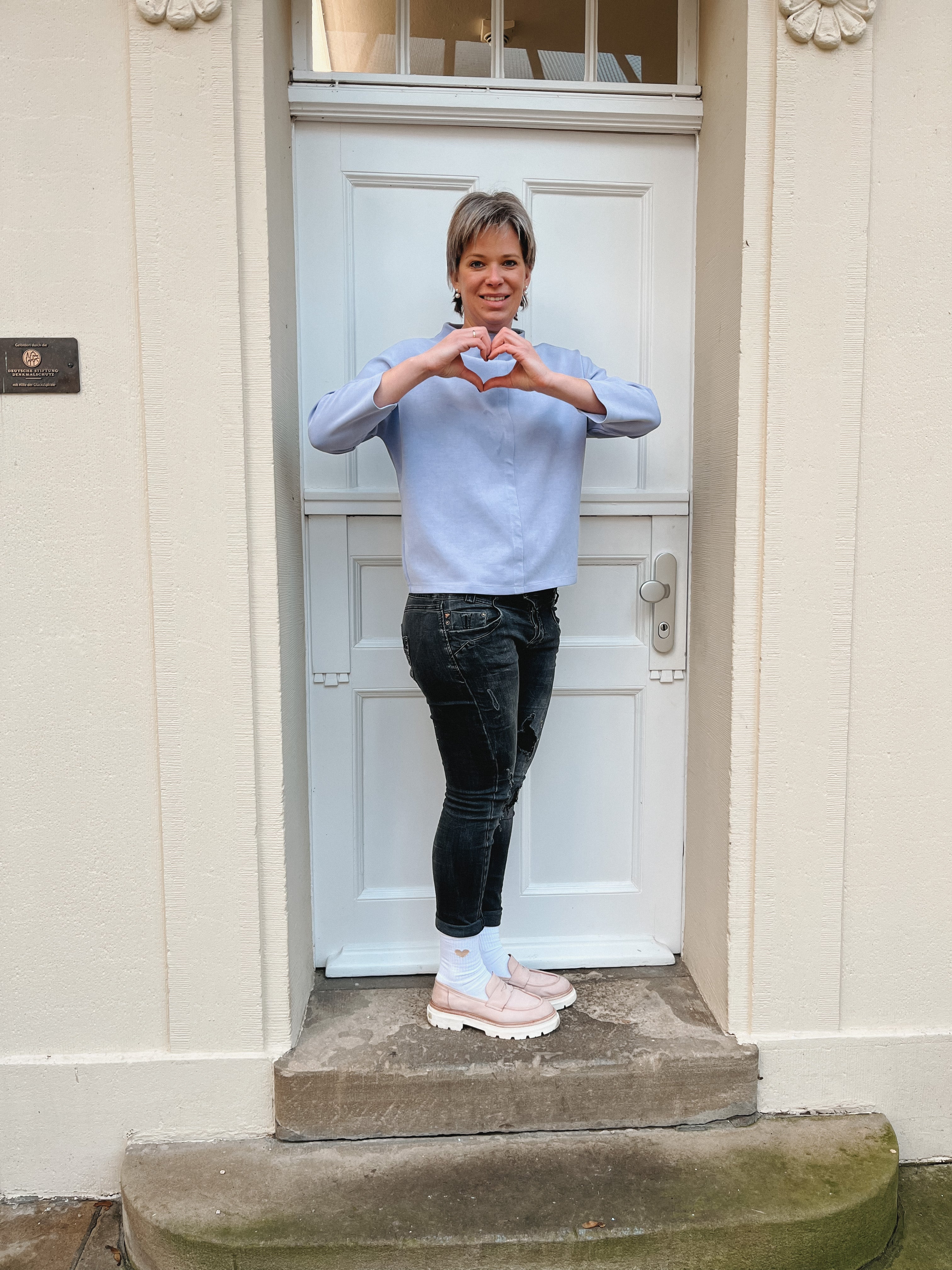 Anna von Dailysocks mit HIÄRTKEN Tennissocke