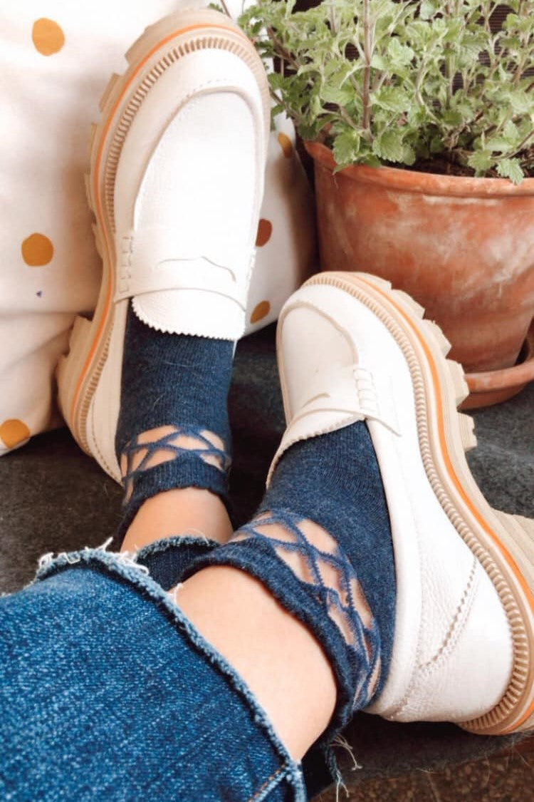 SARAH Karo - dark jeans - dailysocks.berlin