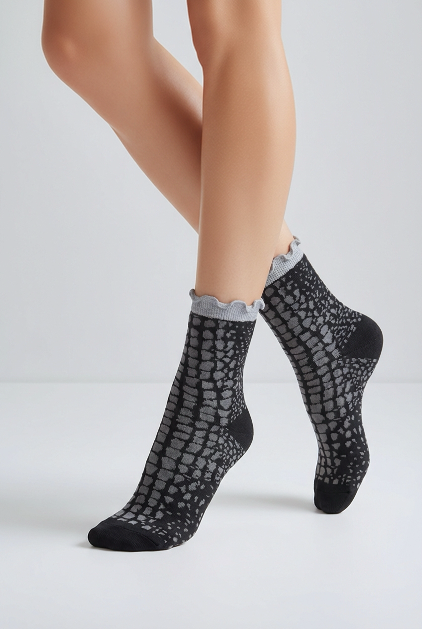 CHARLEENA - croco schwarz - dailysocks.berlin