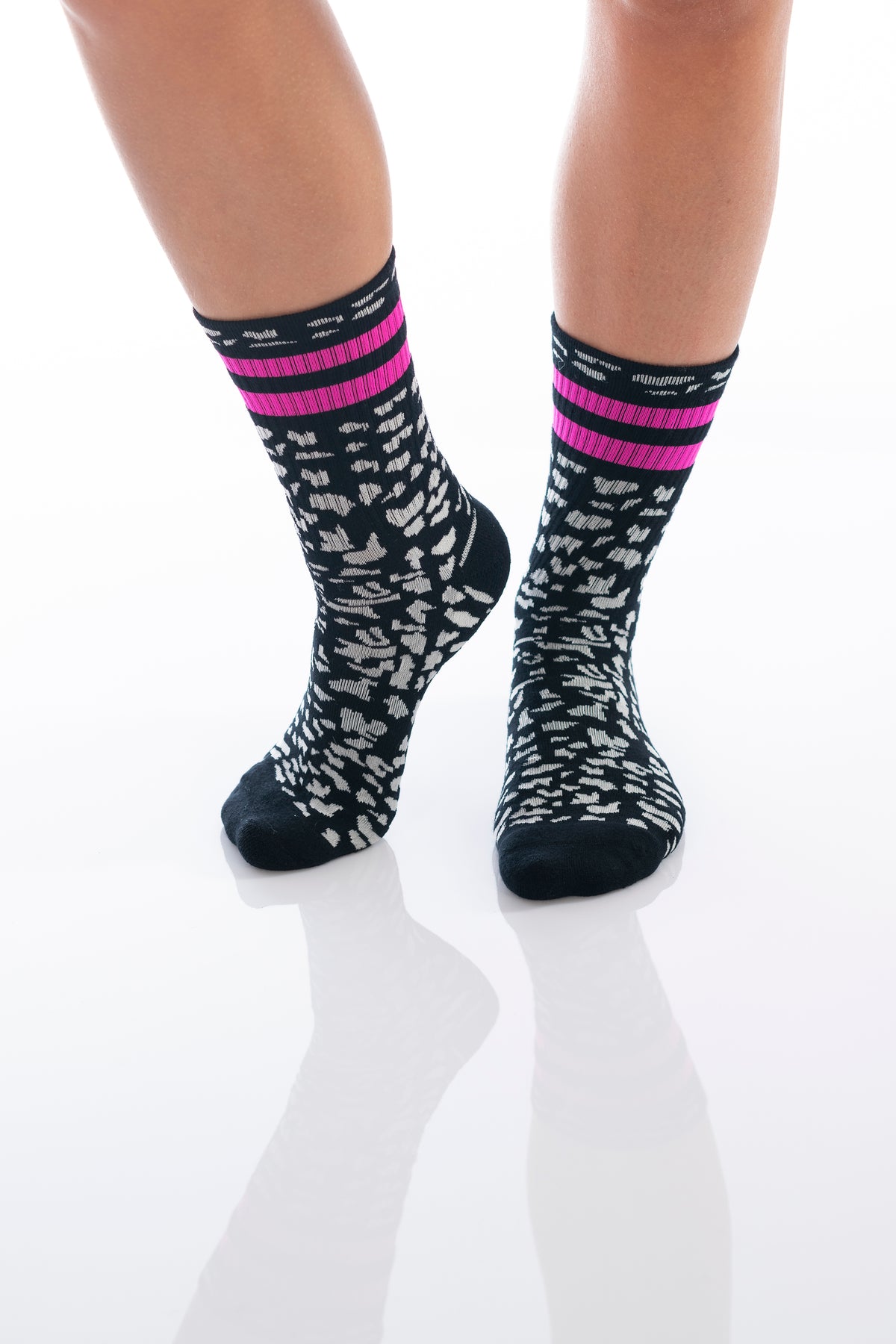 AMANDA 1.0 - schwarz/pink - dailysocks.berlin